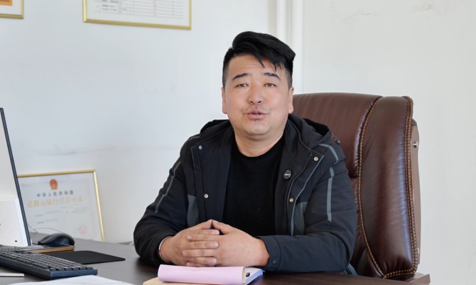 日均3000吨运力拉满！欧曼银河5M纯电重卡助闵总高效贯通煤炭运输线