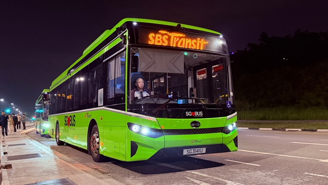 比亚迪大巴在新加坡.jpg